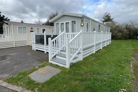 Oakdene Forest Holiday Park, St.... 2 bed mobile home for sale
