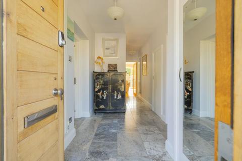 Milnthorpe Road, Eastbourne 4 bed detached house for sale