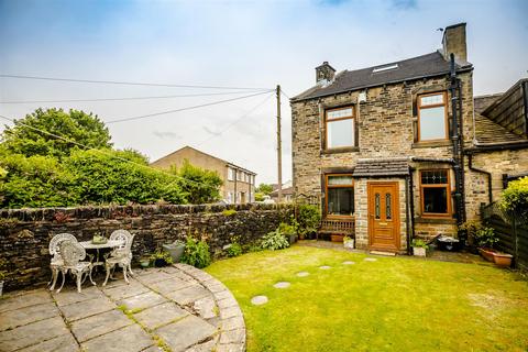 Shelf Moor Road, Halifax HX3 4 bed end of terrace house for sale