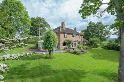 Hereford HR4 5 bed detached house for sale