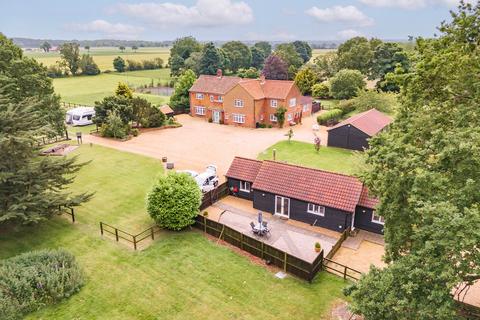 6 bedroom detached house for sale