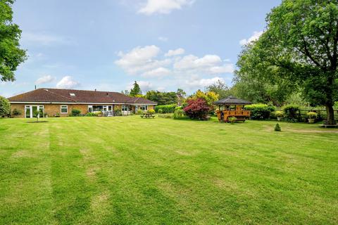 Old Coach Road, Sevenoaks TN15 5 bed bungalow for sale