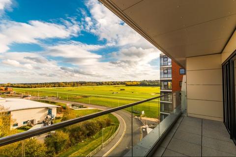 Kingman Way, Newbury, Berkshire, RG14 1 bed apartment for sale