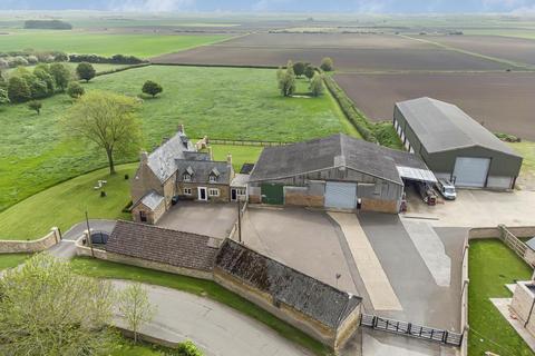 6 bedroom farm house for sale