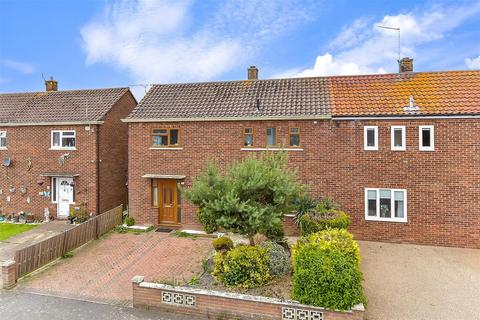 Twyford Road, Hadlow, Tonbridge, Kent 3 bed semi