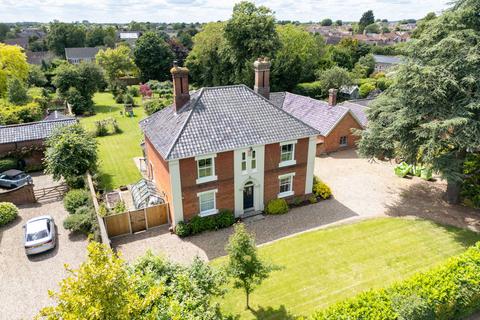 Station Road, Attleborough NR17 6 bed detached house for sale