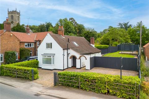 Main Street, Kirton, Newark... 2 bed detached house for sale