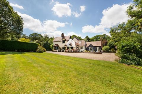 5 bedroom detached house for sale