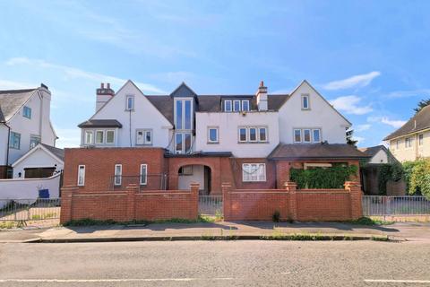 Holcombe Road, Ilford, IG1 8 bed detached house for sale