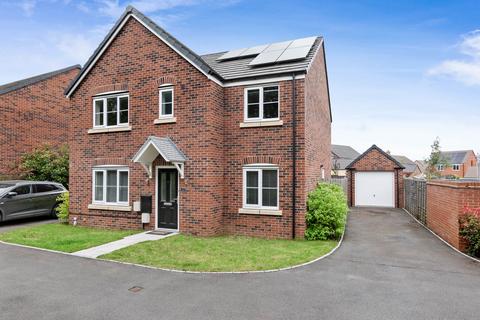 12 Tayberry Close, Pershore... 5 bed detached house for sale