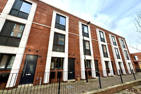 Elisabeth Gardens, Reddish 3 bed terraced house for sale