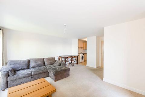 Cline Road, Bounds Green, London, N11 2 bed flat for sale