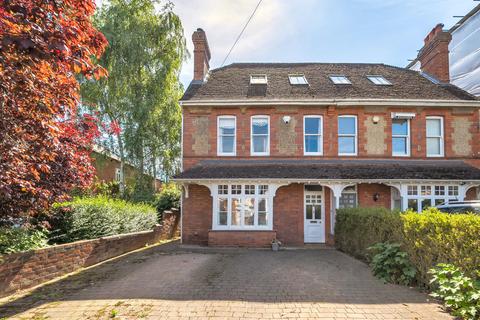 6 bedroom semi-detached house for sale