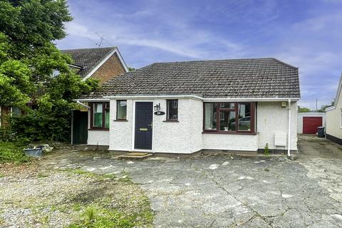 Wraysbury, Berkshire 2 bed detached bungalow for sale