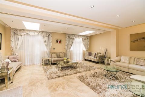 Corrigan Close, Hendon, NW4 6 bed detached house for sale