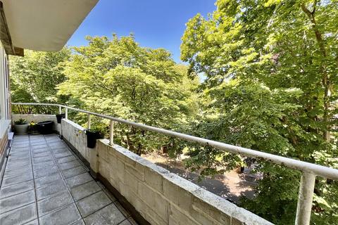 Chine Crescent, Bournemouth, Dorset, BH2 2 bed apartment for sale