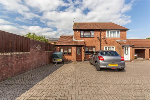 2 bedroom semi-detached house for sale