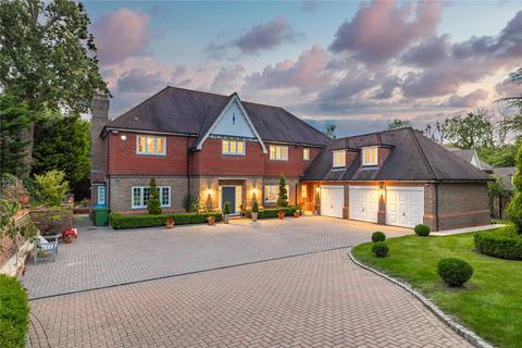 Percival Close, Oxshott, KT22 6 bed detached house for sale