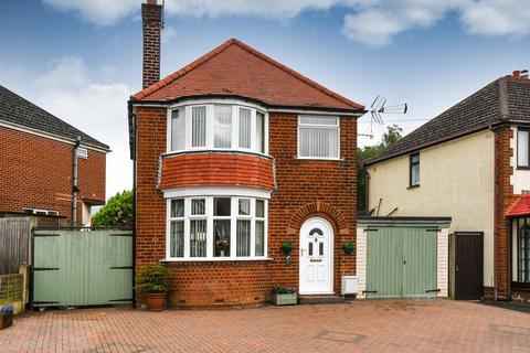 152 Fairview Road, Penn, Wolverhampton 3 bed detached house for sale