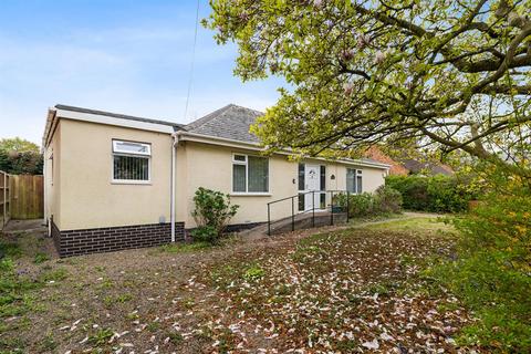 182 Madresfield Road, Malvern, WR14 3 bed bungalow for sale