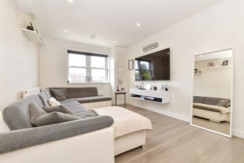 London Road, Sutton, Surrey 2 bed flat for sale