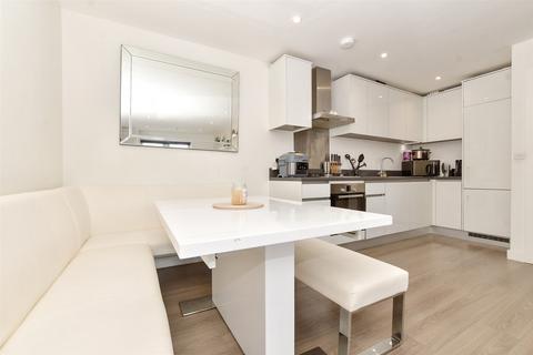 London Road, Sutton, Surrey 2 bed flat for sale