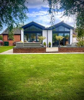 Starks Lane, North Willingham, LN8 3 bed detached bungalow for sale