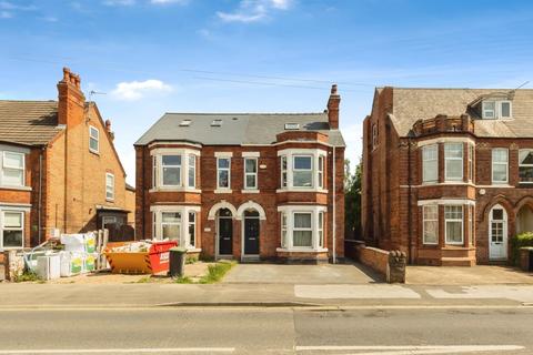 5 bedroom semi-detached house for sale