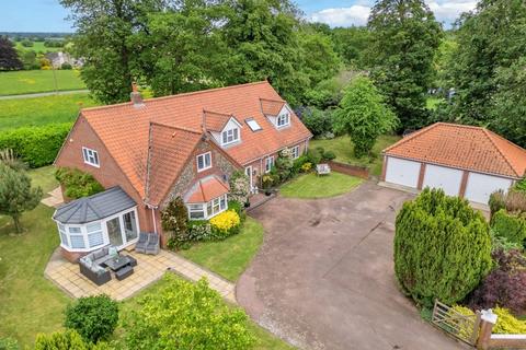 6 bedroom detached house for sale