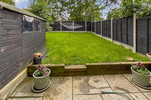 Whittington Road, Hutton, Essex 1 bed ground floor maisonette for sale