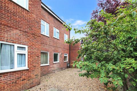 Willingham Court, Market Rasen LN8 1 bed apartment for sale