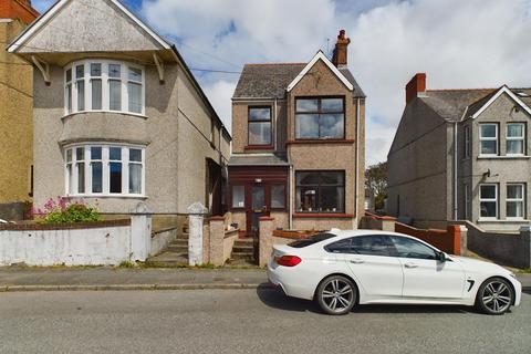 19 Pill Lane, Milford Haven 4 bed detached house for sale