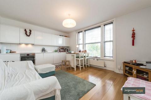 Brondesbury Road, London, NW6 2 bed flat for sale
