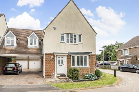 5 bedroom link detached house for sale