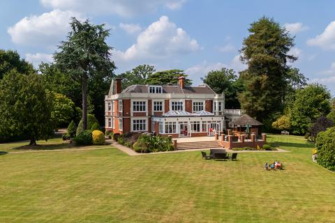 The Ridgeway, London NW7 7 bed detached house for sale