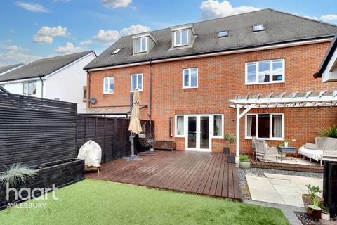 Colney Road, Aylesbury 4 bed terraced house for sale