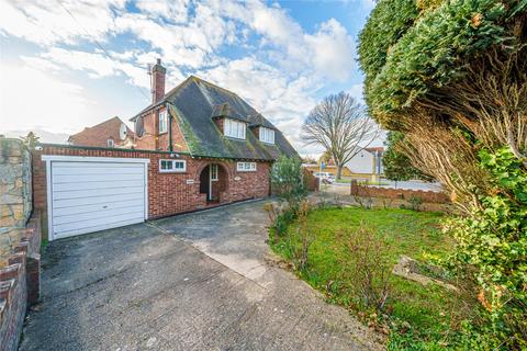 School Road, Surrey TW15 3 bed detached house for sale