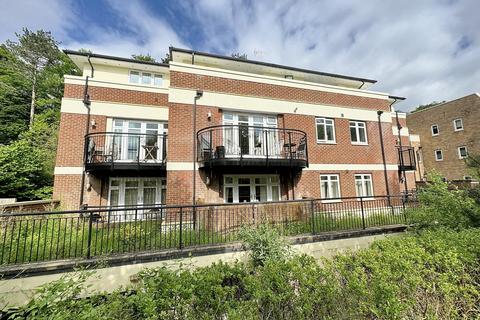 Winchester 2 bed flat for sale