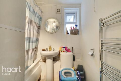 Aspen Lane, Northolt 1 bed flat for sale