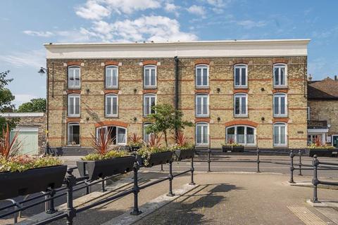 Sandwich Quay 2 bed apartment for sale