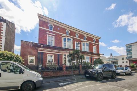Promenade, Southport PR9 2 bed apartment for sale