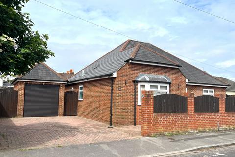 Parham Road, Gosport, PO12 4TZ 3 bed detached bungalow for sale