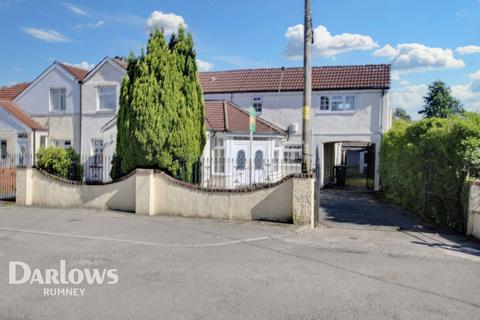 5 bedroom semi-detached house for sale