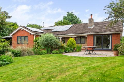 Morton Road, Laughton, Lincolnshire... 4 bed bungalow for sale