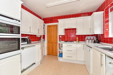 Nelson Court, Birchington, Kent 2 bed detached bungalow for sale