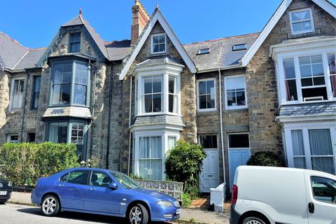 Morrab Road, Penzance TR18 2 bed flat for sale
