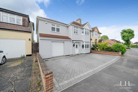 5 bedroom semi-detached house for sale