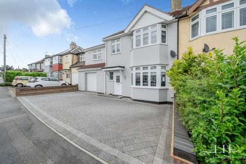 Woodhall Crescent Hornchurch 5 bed semi