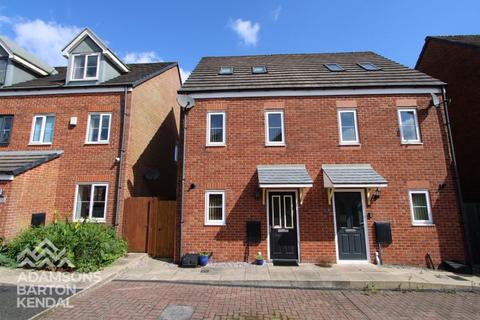 8 Thor Drive, Whitworth, Rochdale... 3 bed semi