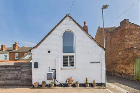 White Ladies Walk, Worcester WR1 2 bed semi
